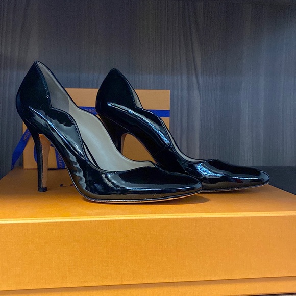 Joan & David Classic Black Heels - Picture 1 of 5